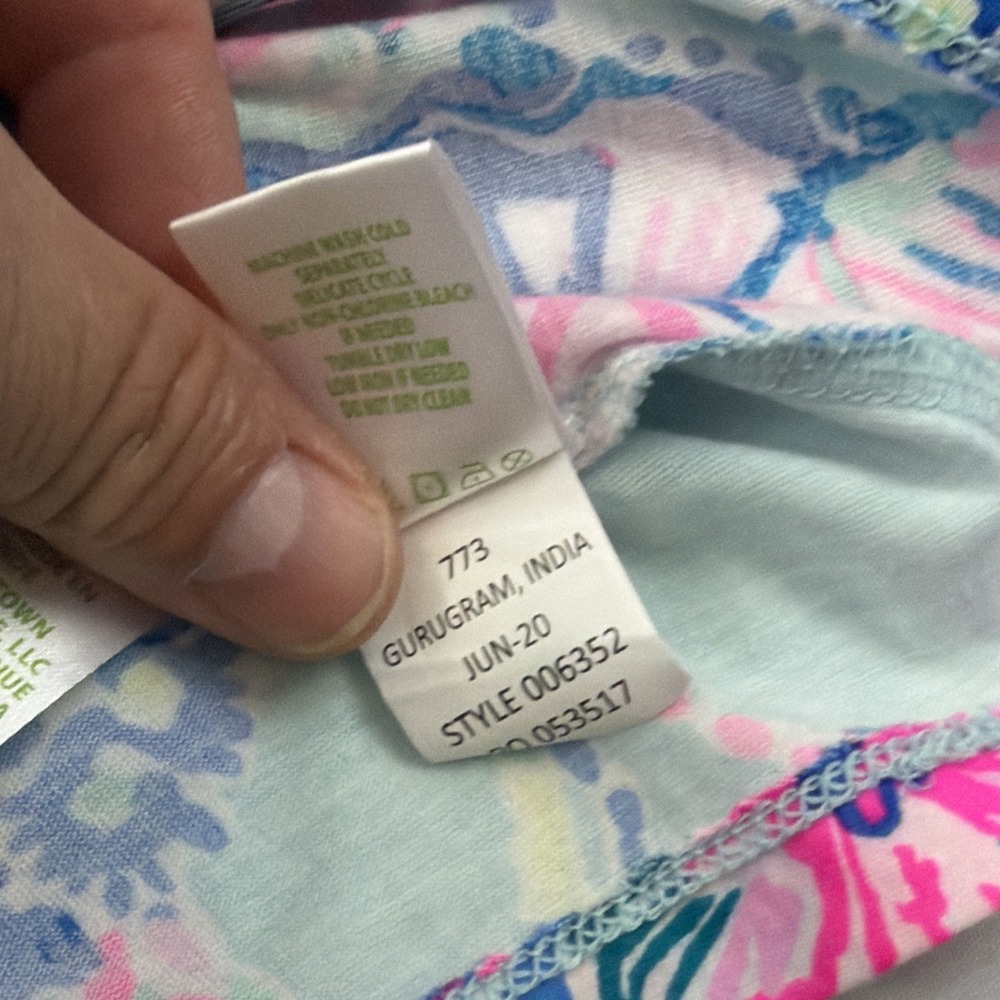 Lilly Pulitzer blue pink lightweight vneck cotton top SMALL preppy resort - Picture 7 of 8